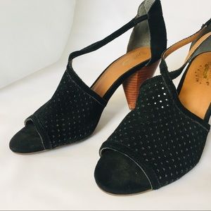 Seychelles Wood heel in black suede, Size 9.5